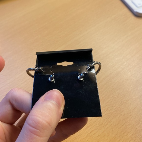 URGENT - 2 Pack Of Earrings, Silver Color - Picture 4 of 4